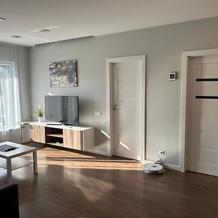 Your Home - Spacious Apartment In City Center, With Balcony & Self Check-In Вильнюс Экстерьер фото