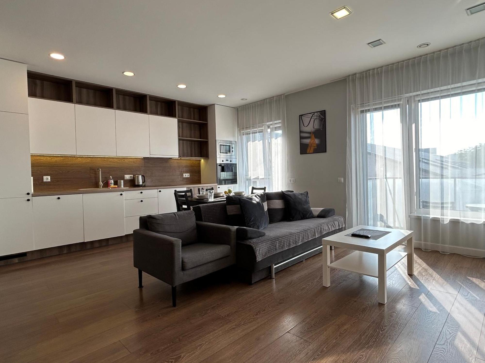 Your Home - Spacious Apartment In City Center, With Balcony & Self Check-In Вильнюс Экстерьер фото