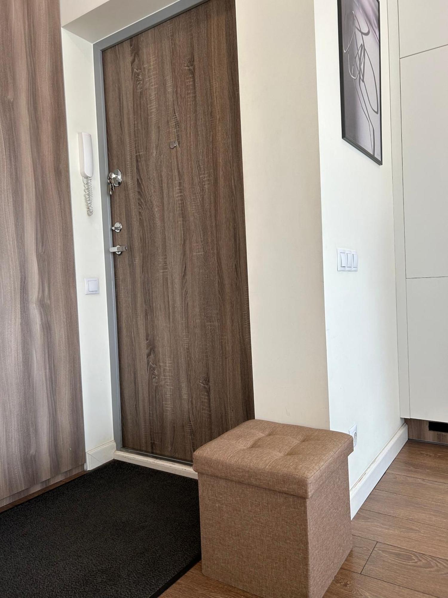 Your Home - Spacious Apartment In City Center, With Balcony & Self Check-In Вильнюс Экстерьер фото